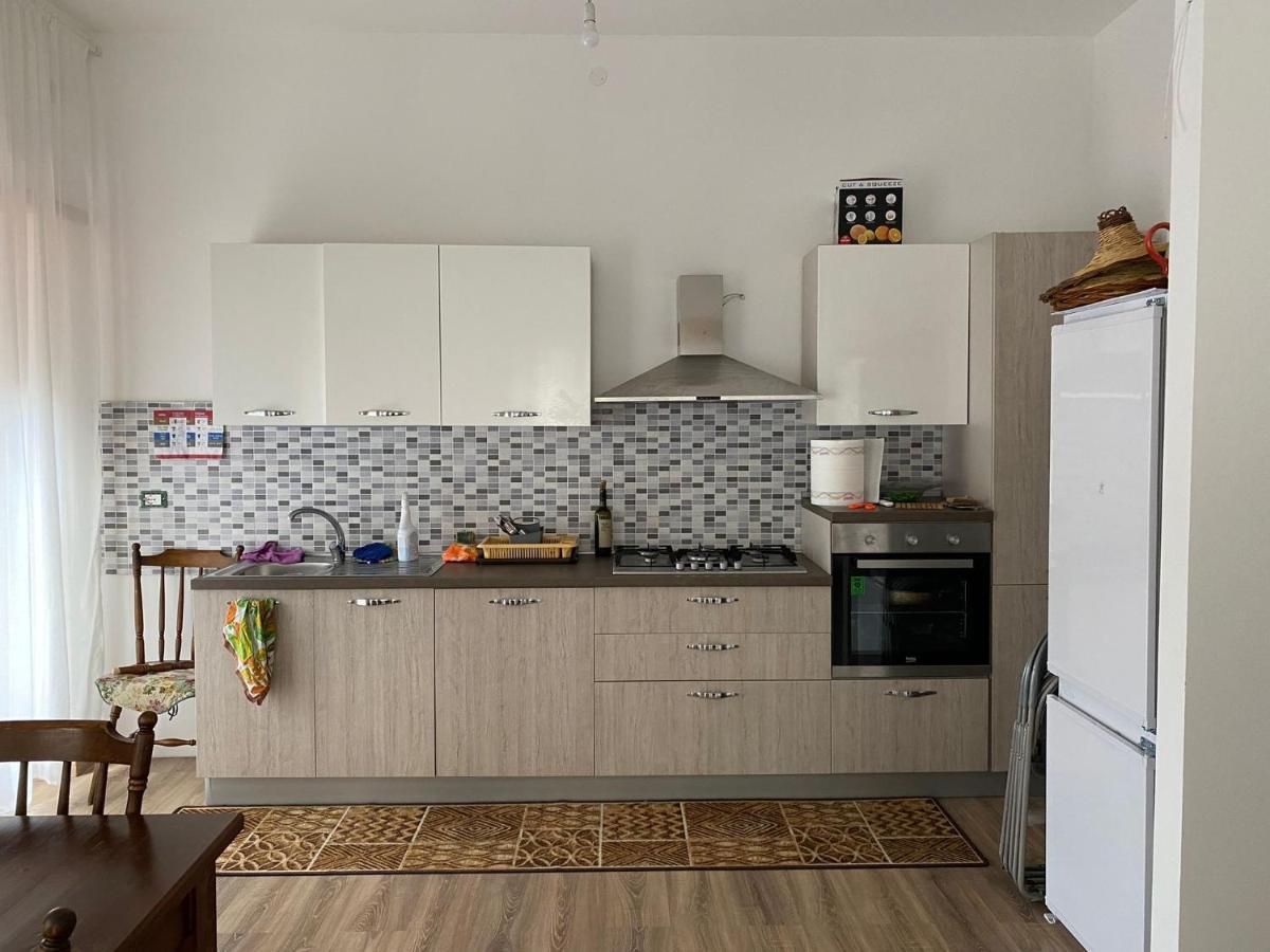 La Casa Di Gianfry Appartement Paola Buitenkant foto